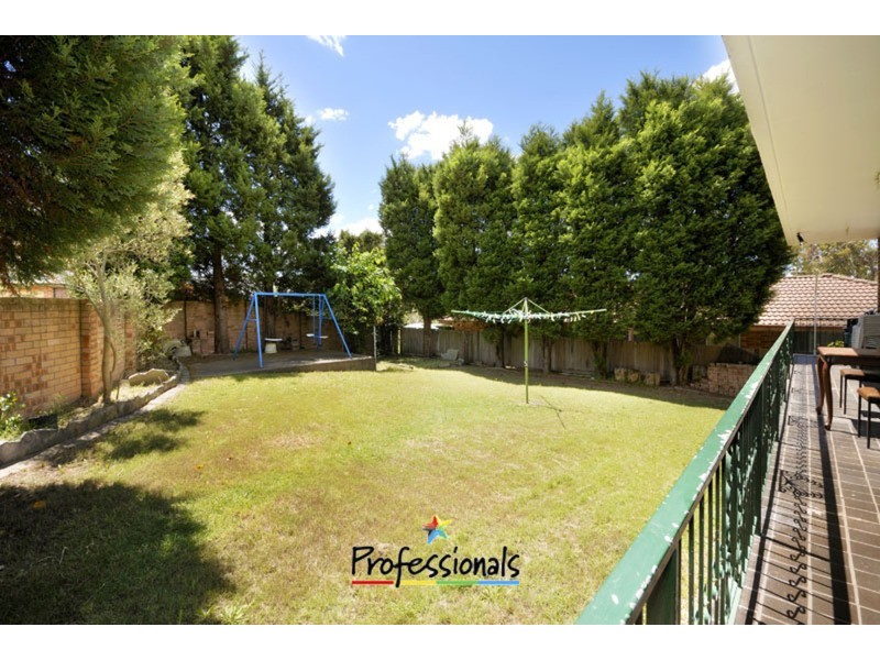 9 Empire Place, Illawong NSW 2234