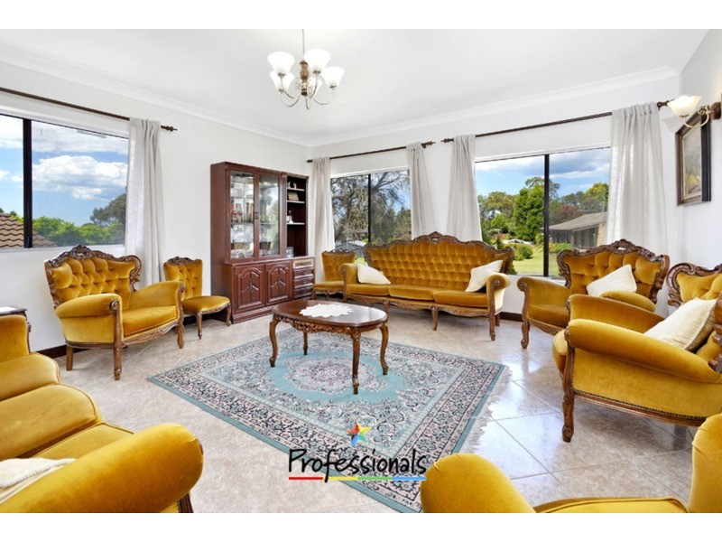 9 Empire Place, Illawong NSW 2234