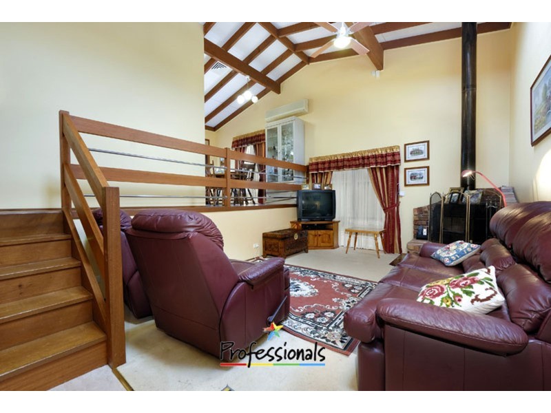 30 Hobart Place, Illawong NSW 2234