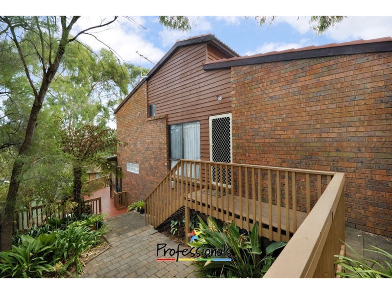 30 Hobart Place, Illawong NSW 2234