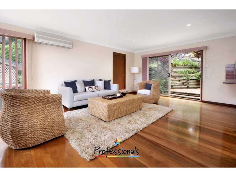 27 Burley Close, Illawong NSW 2234