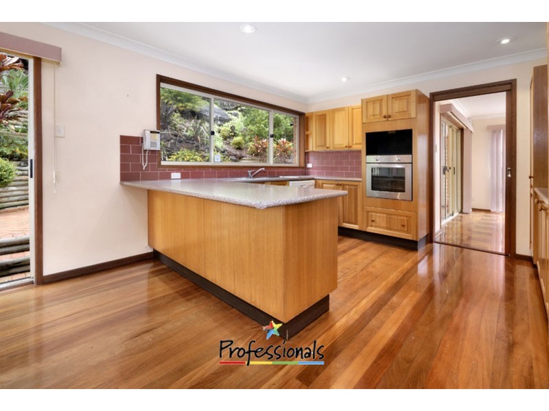 27 Burley Close, Illawong NSW 2234