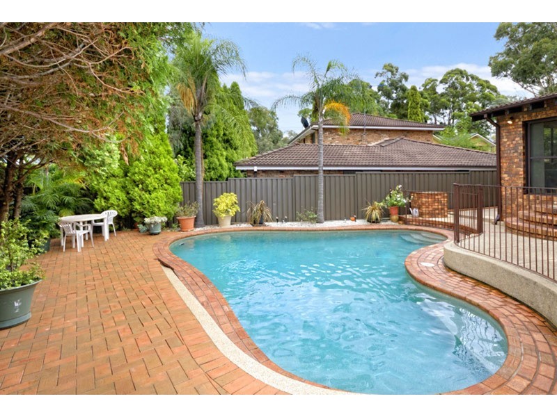 12 Byron Place, Illawong NSW 2234