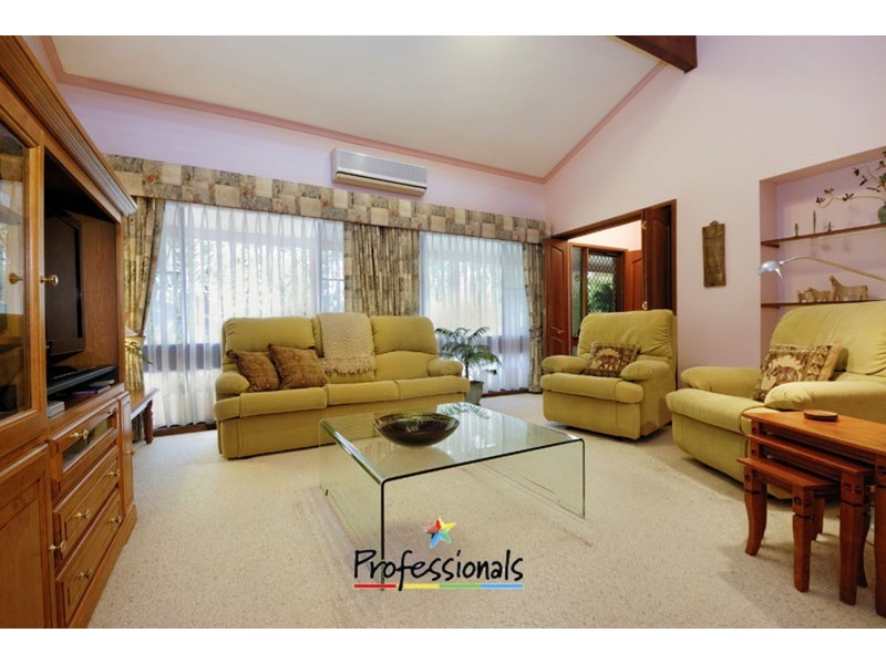 3 Bond Place, Illawong NSW 2234