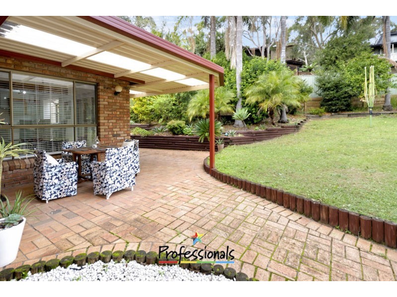 6 Lara Close, Illawong NSW 2234
