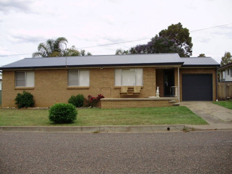 31 Holland Street, Tamworth NSW 2340