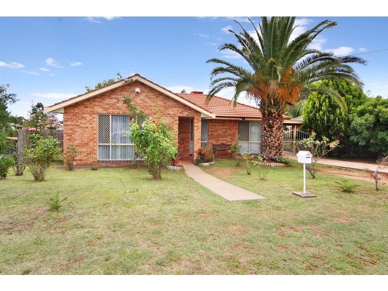 8 Hamilton Court, Tamworth NSW 2340