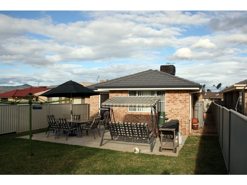 10 Burdekin Place, Tamworth NSW 2340