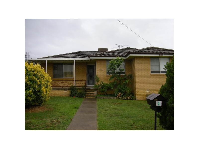 4 Dorothy Avenue, Kootingal NSW 2352