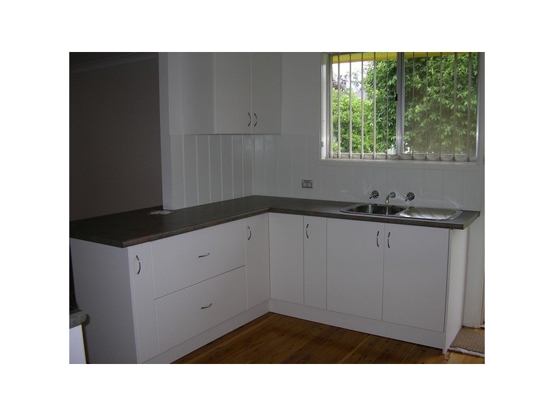 4 Dorothy Avenue, Kootingal NSW 2352