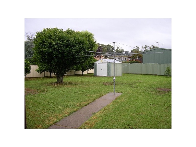 4 Dorothy Avenue, Kootingal NSW 2352