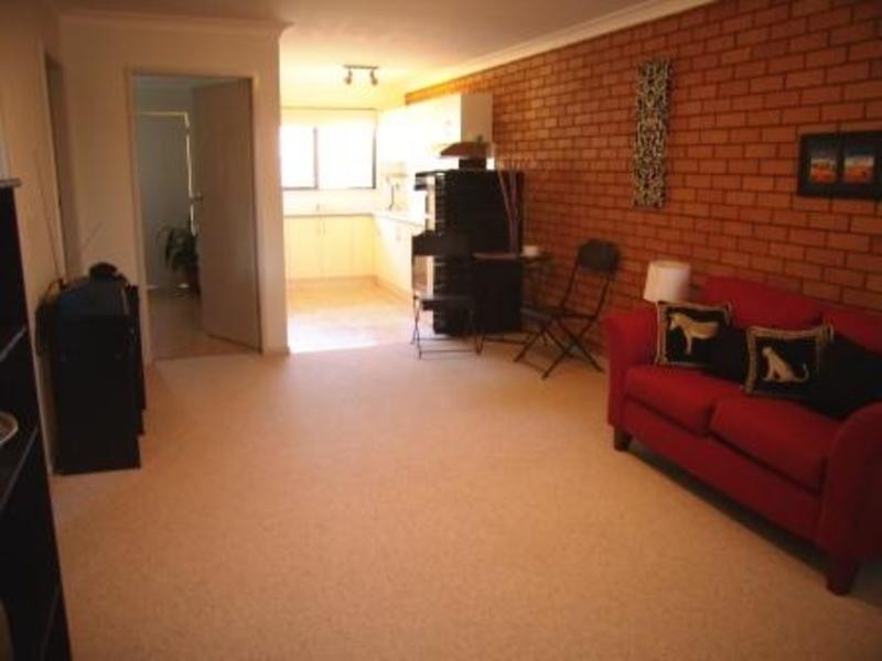 2/162 Goonoo Goonoo Road, Tamworth NSW 2340