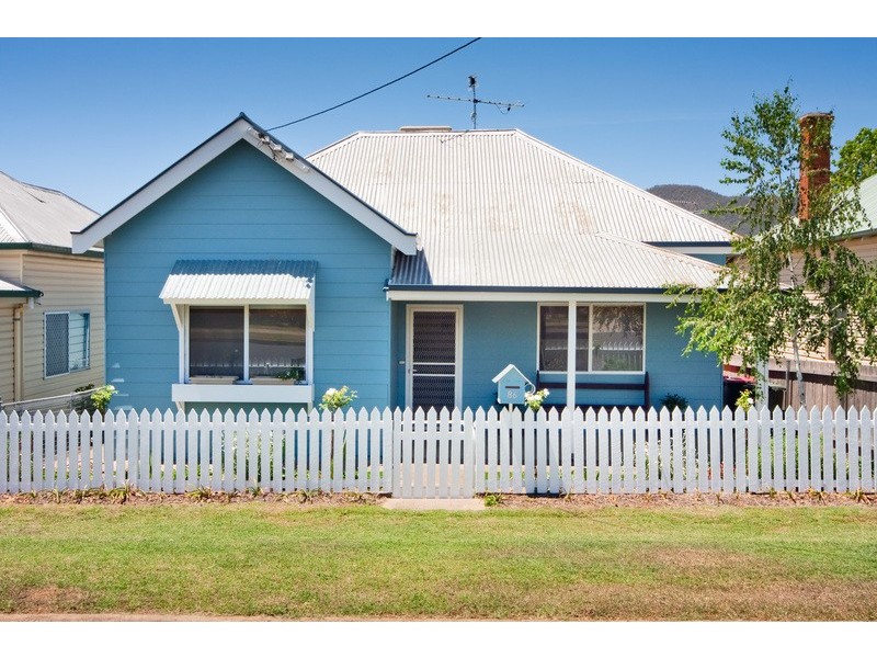 86 Church Street, Tamworth NSW 2340