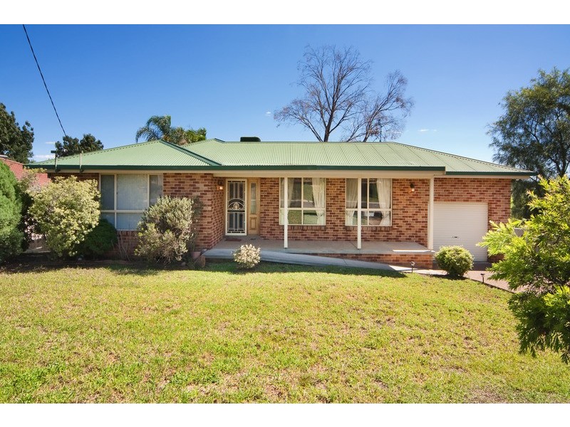 71 Glengarvin Drive, Tamworth NSW 2340