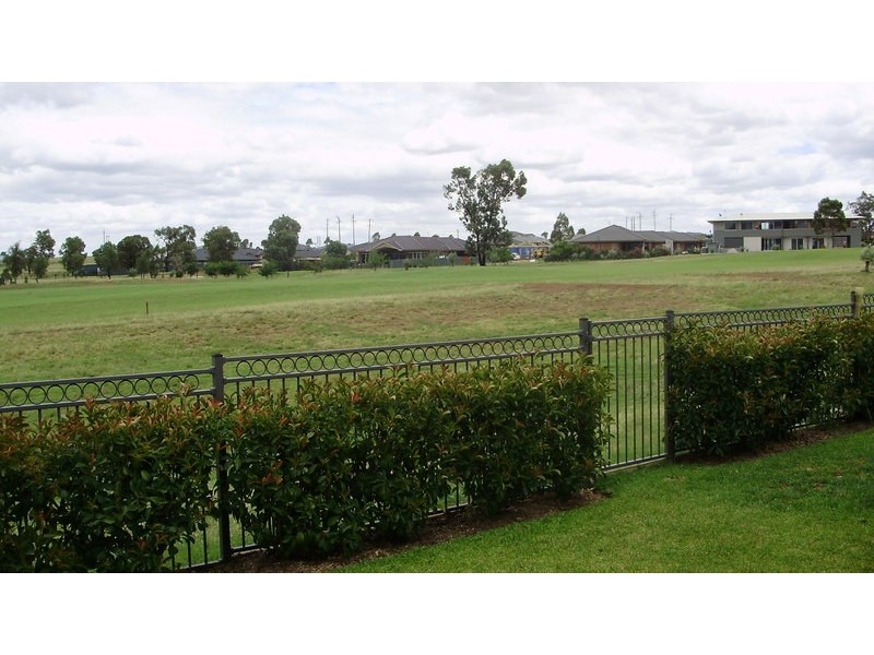 41 The Retreat, Tamworth NSW 2340