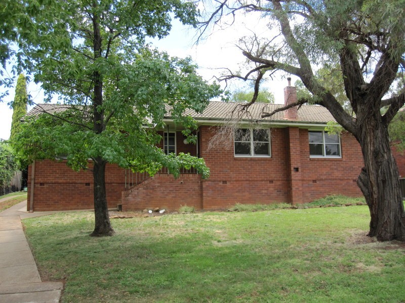 8 Bailey Avenue, East Tamworth NSW 2340