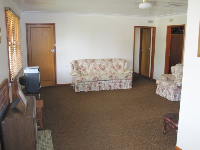 8 Bailey Avenue, East Tamworth NSW 2340