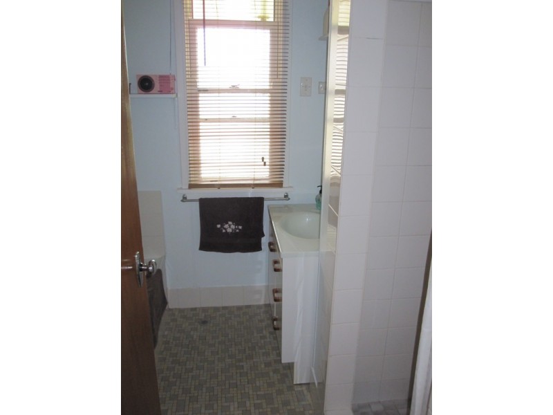 8 Bailey Avenue, East Tamworth NSW 2340