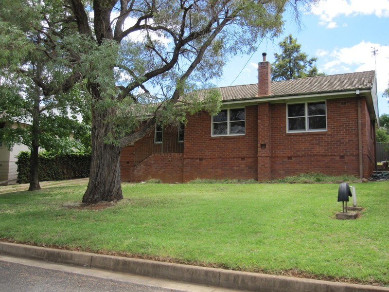 8 Bailey Avenue, East Tamworth NSW 2340