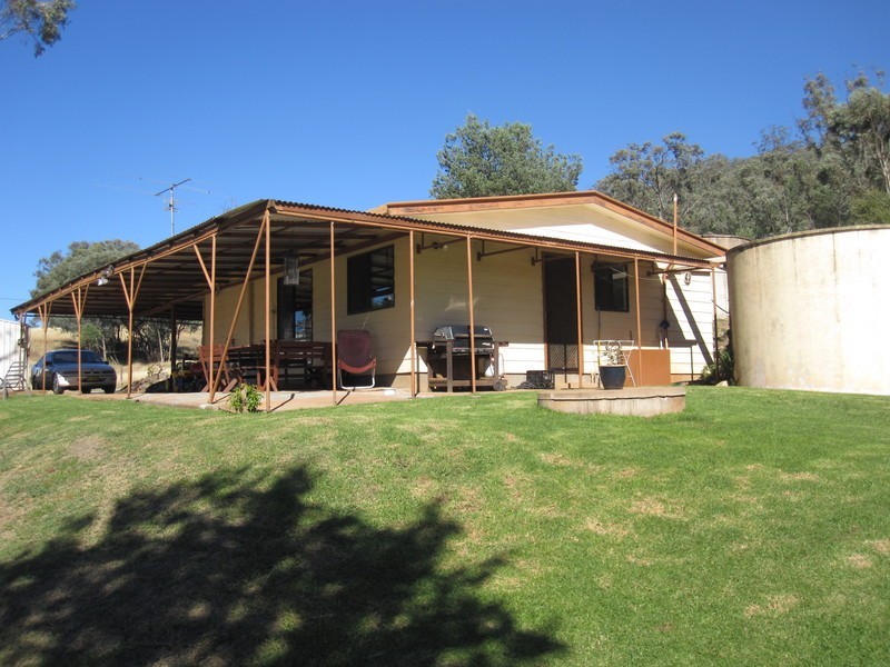 213 Mulla Creek Road, Kootingal NSW 2352