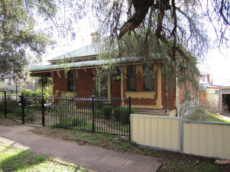 11 Gipps Street, Tamworth NSW 2340