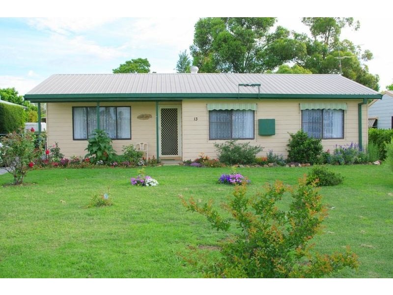 13 South Street, Manilla NSW 2346