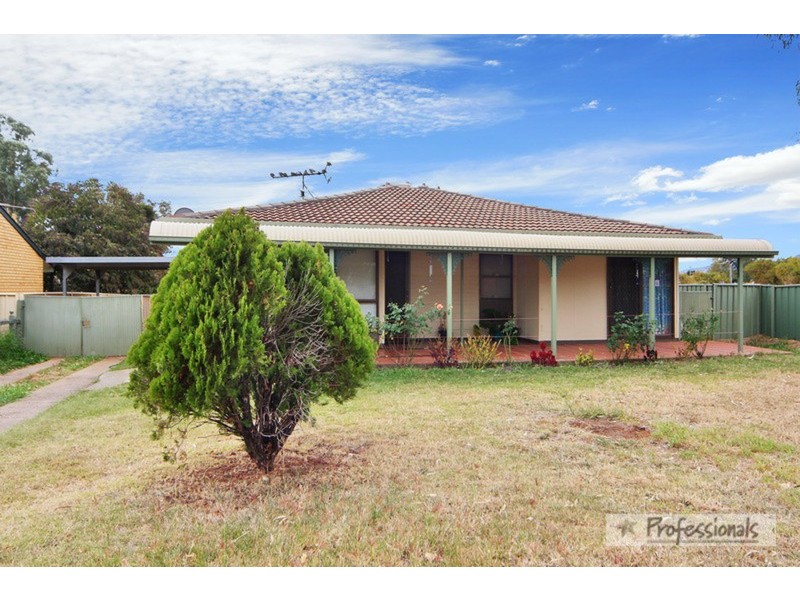 1 Kenny Drive, Tamworth NSW 2340