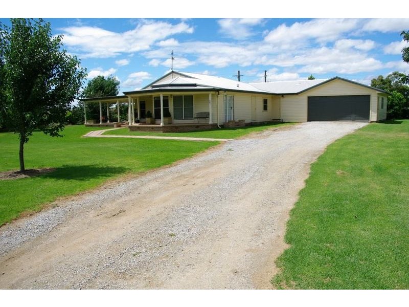 Ultimate Dairy Farm, Manilla NSW 2346
