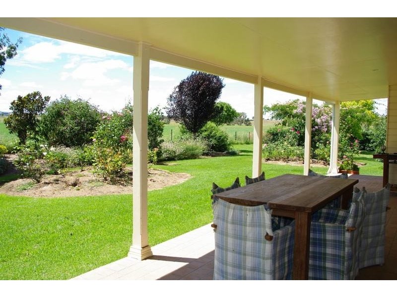 Ultimate Dairy Farm, Manilla NSW 2346