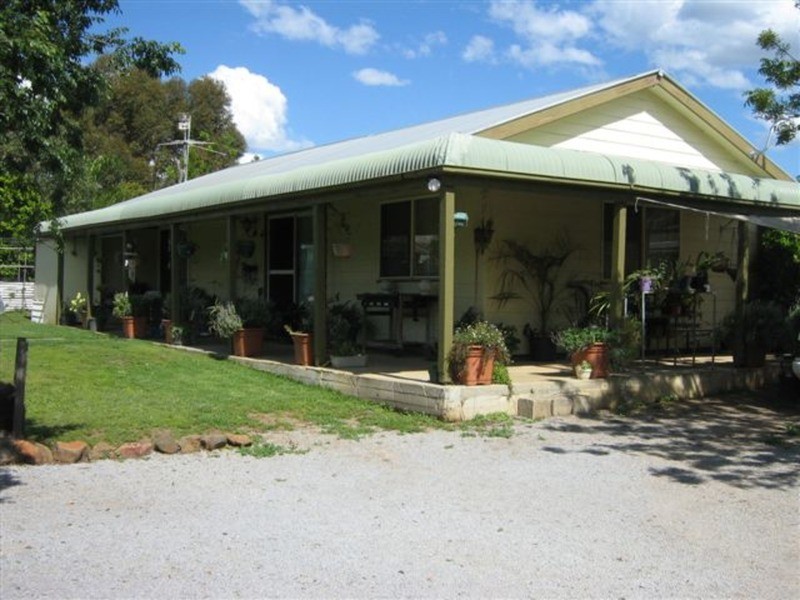 9 Rushes Creek Road, Manilla NSW 2346
