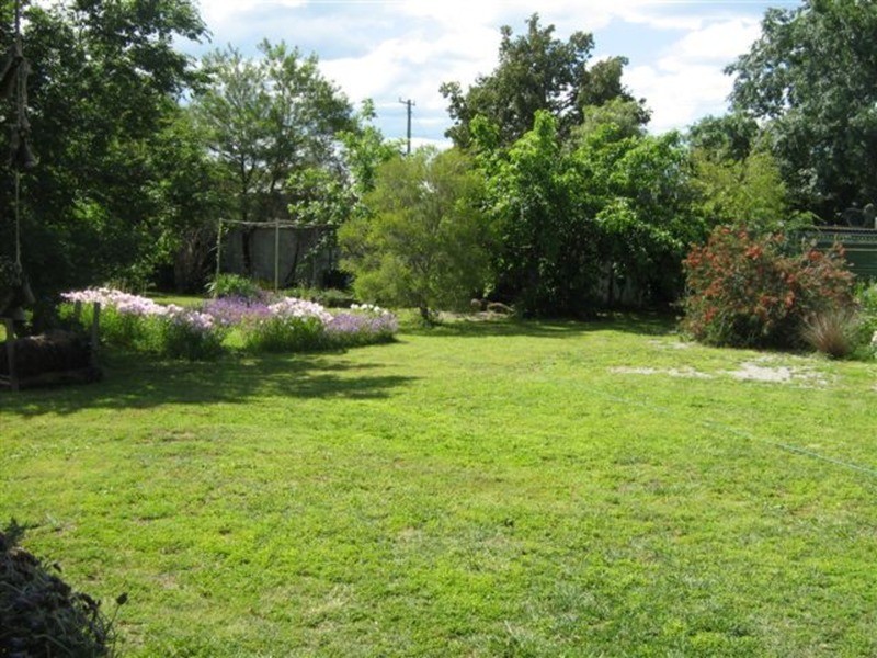 9 Rushes Creek Road, Manilla NSW 2346