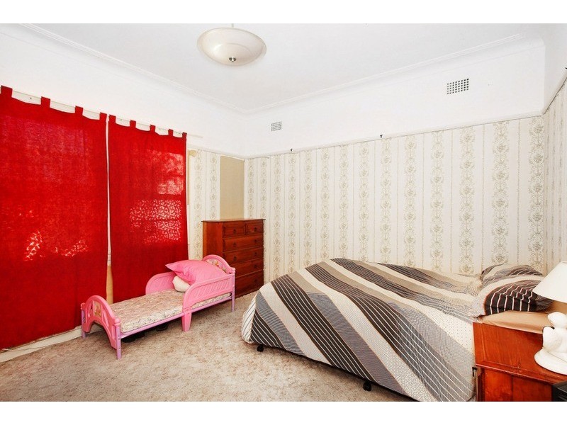 9 Edgeroy Street, Tamworth NSW 2340