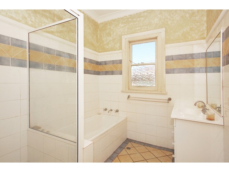 9 Edgeroy Street, Tamworth NSW 2340