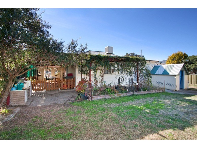 9 Edgeroy Street, Tamworth NSW 2340