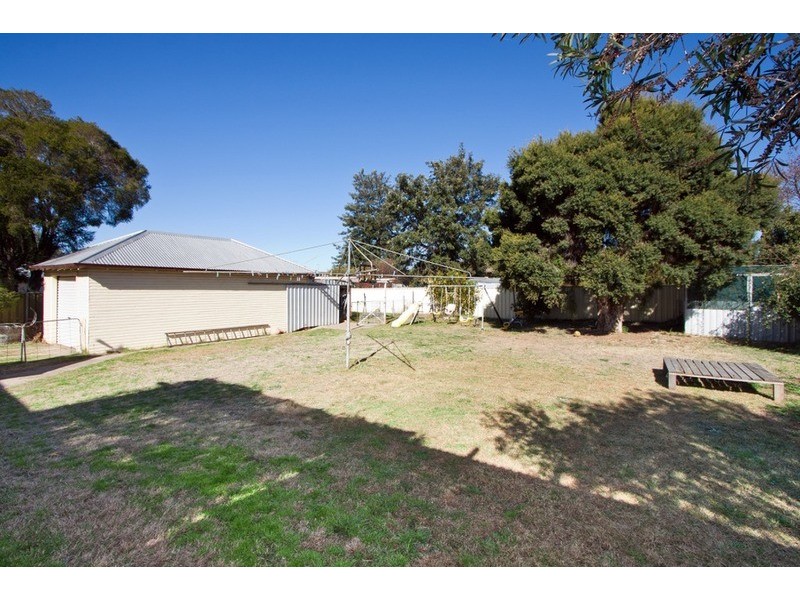 9 Edgeroy Street, Tamworth NSW 2340