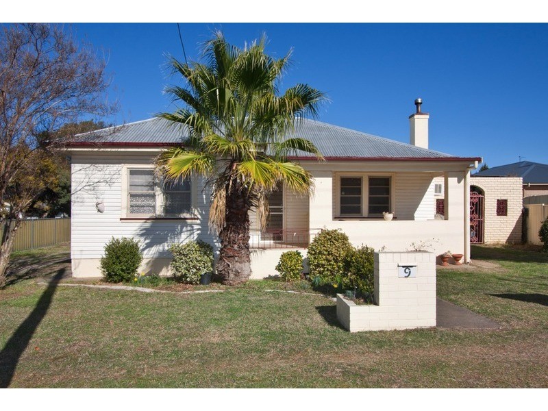 9 Edgeroy Street, Tamworth NSW 2340