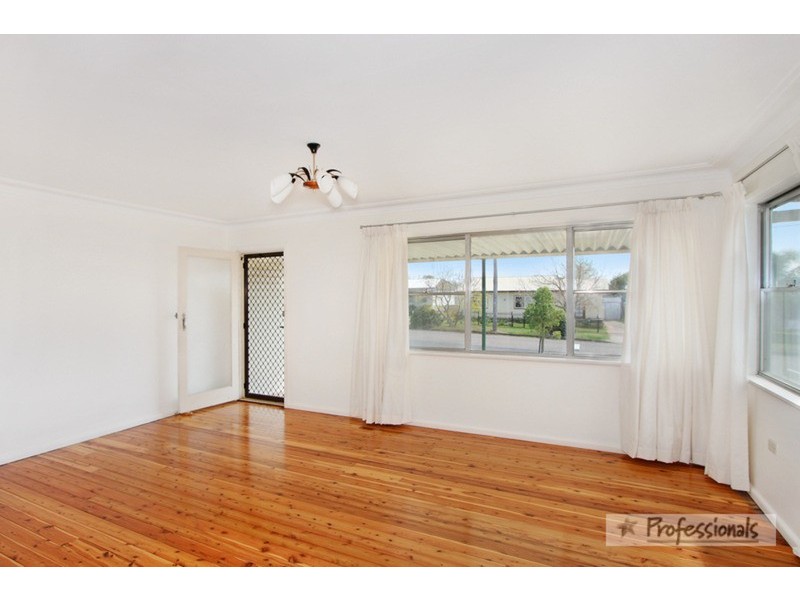 19 Holland  Street, Tamworth NSW 2340