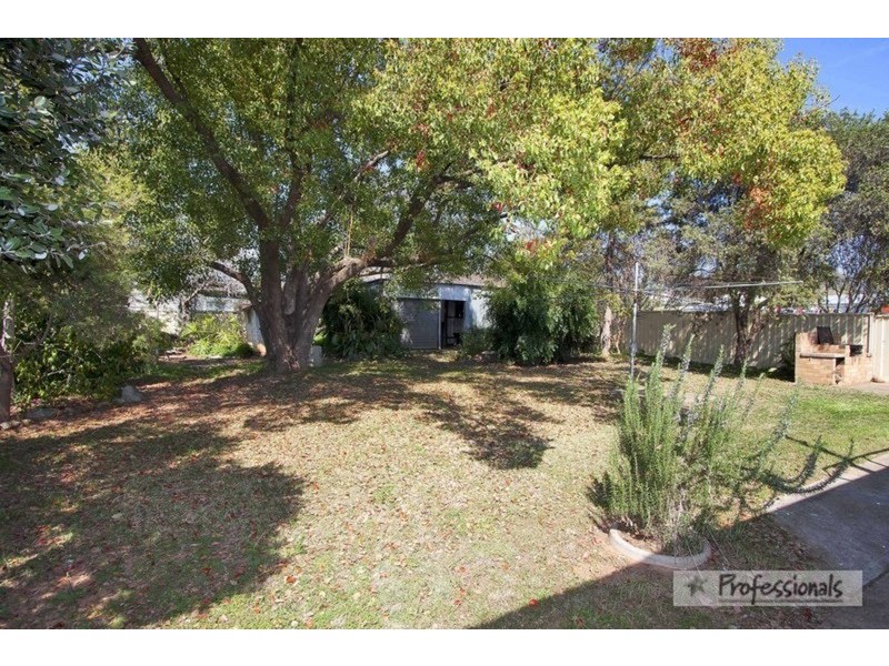 19 Holland  Street, Tamworth NSW 2340