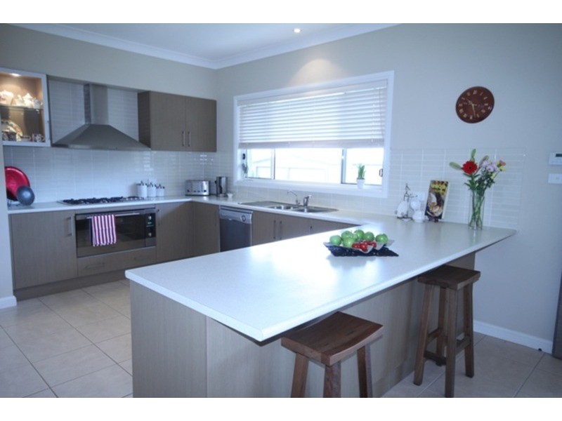 2 Sequoia  Drive, Tamworth NSW 2340