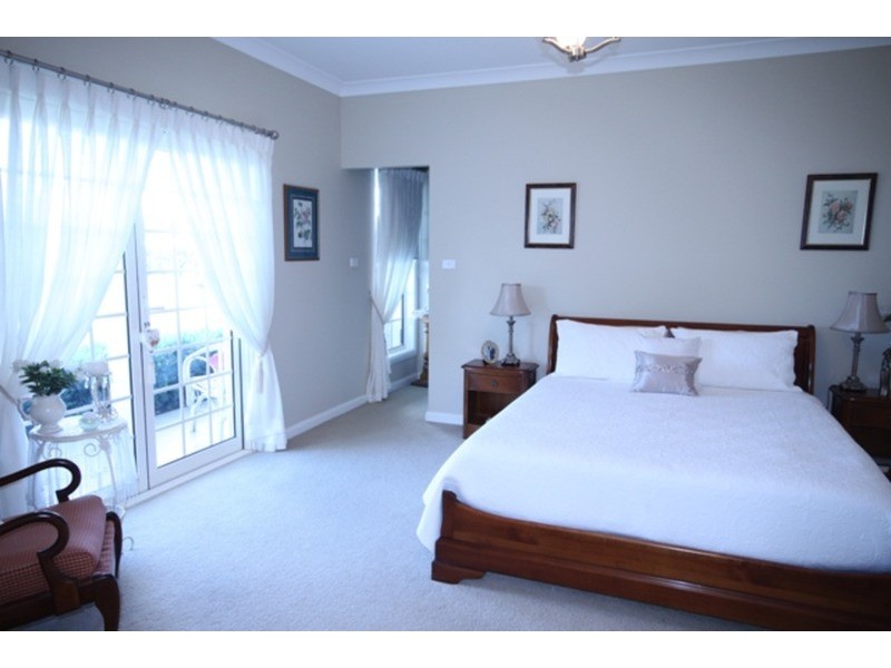 2 Sequoia  Drive, Tamworth NSW 2340
