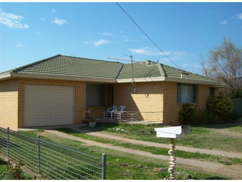 43 Edward Street, Tamworth NSW 2340