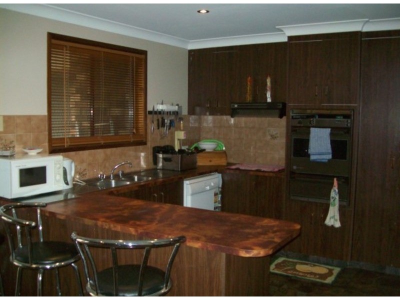 2 Carole Drive, Kootingal NSW 2352
