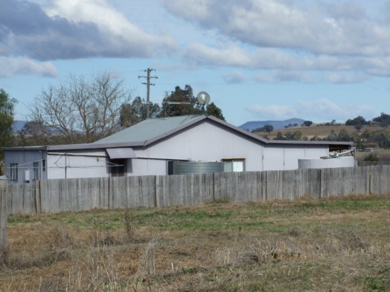 5 Roberts  Road, Tamworth NSW 2340