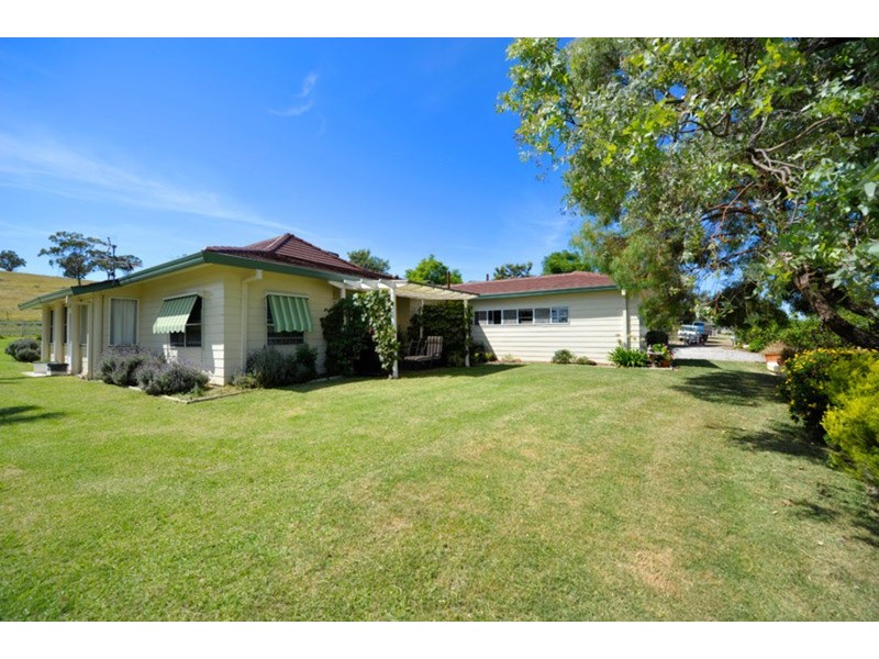 Avonlee & Caloola/1299 Babbinboon Road, Piallaway NSW 2342