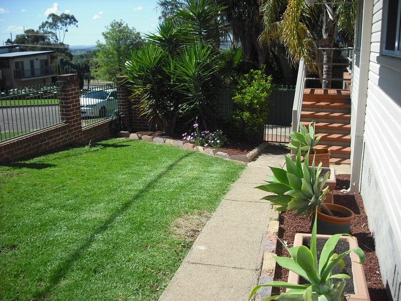 12 Paul Street, Tamworth NSW 2340