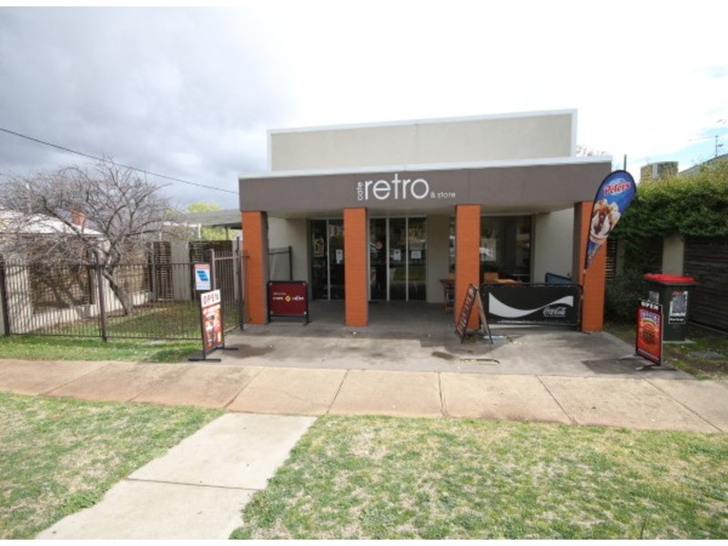 “Cafe Retro”/6 Janison Street, Tamworth NSW 2340