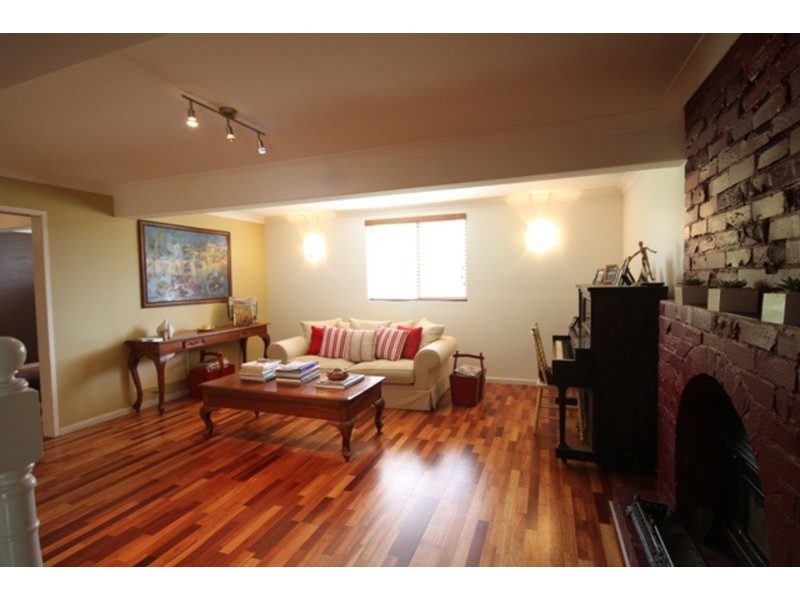 5 Girraween Avenue, Tamworth NSW 2340