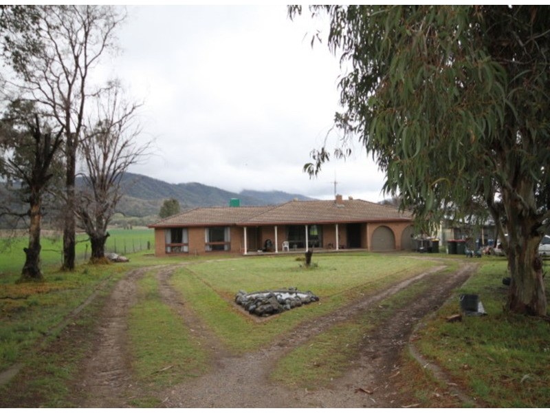 30 Back Limbri Road, Kootingal NSW 2352