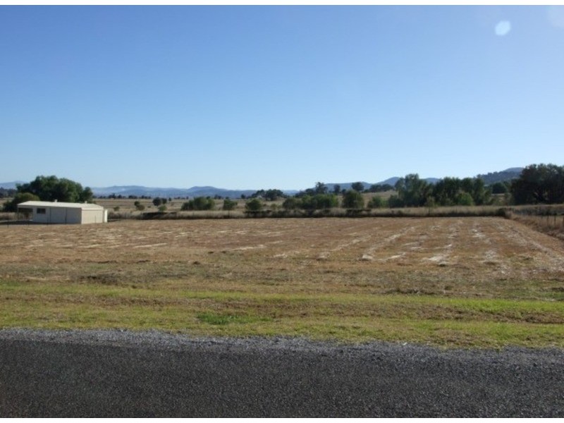 24 Daintree  Circuit, Tamworth NSW 2340