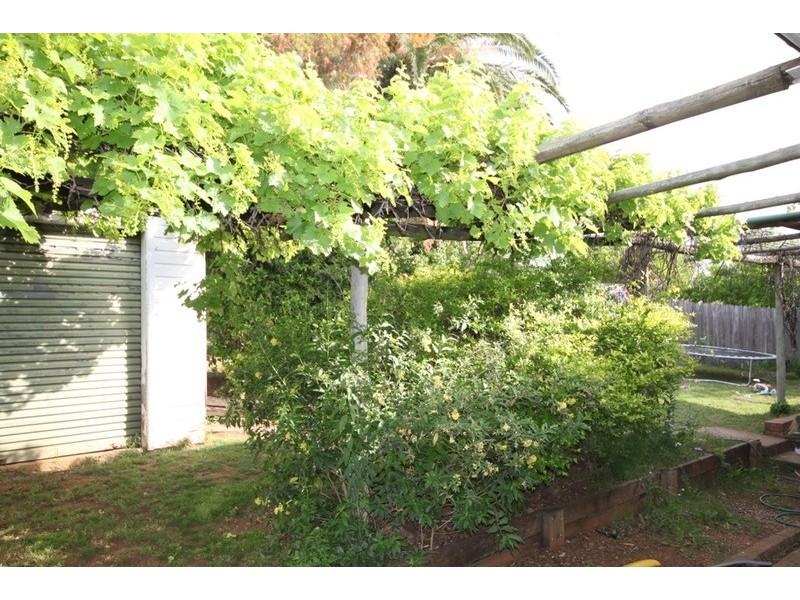 1 Yarral Avenue, Tamworth NSW 2340